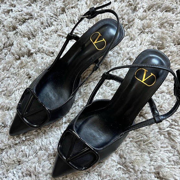 Valentino Garavani Shoes - Valentino Garavani calfskin slingback vlogo pump